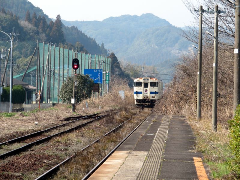 上り佐賀行普通列車（キハ47）接近